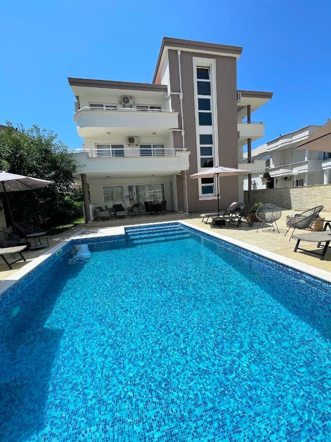 Apartments Harris อุลซิน ภายนอก รูปภาพ